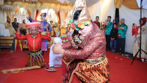 Gambar Tradisi Bugis